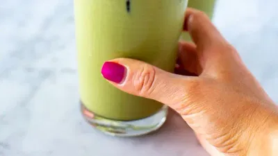 Matcha Milk Tea vs. Starbucks Matcha Latte: A Comparative Review