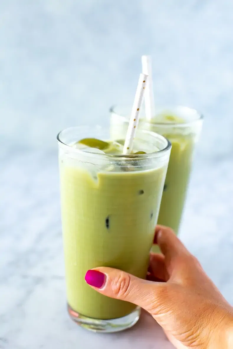 Matcha Milk Tea vs. Starbucks Matcha Latte: A Comparative Review