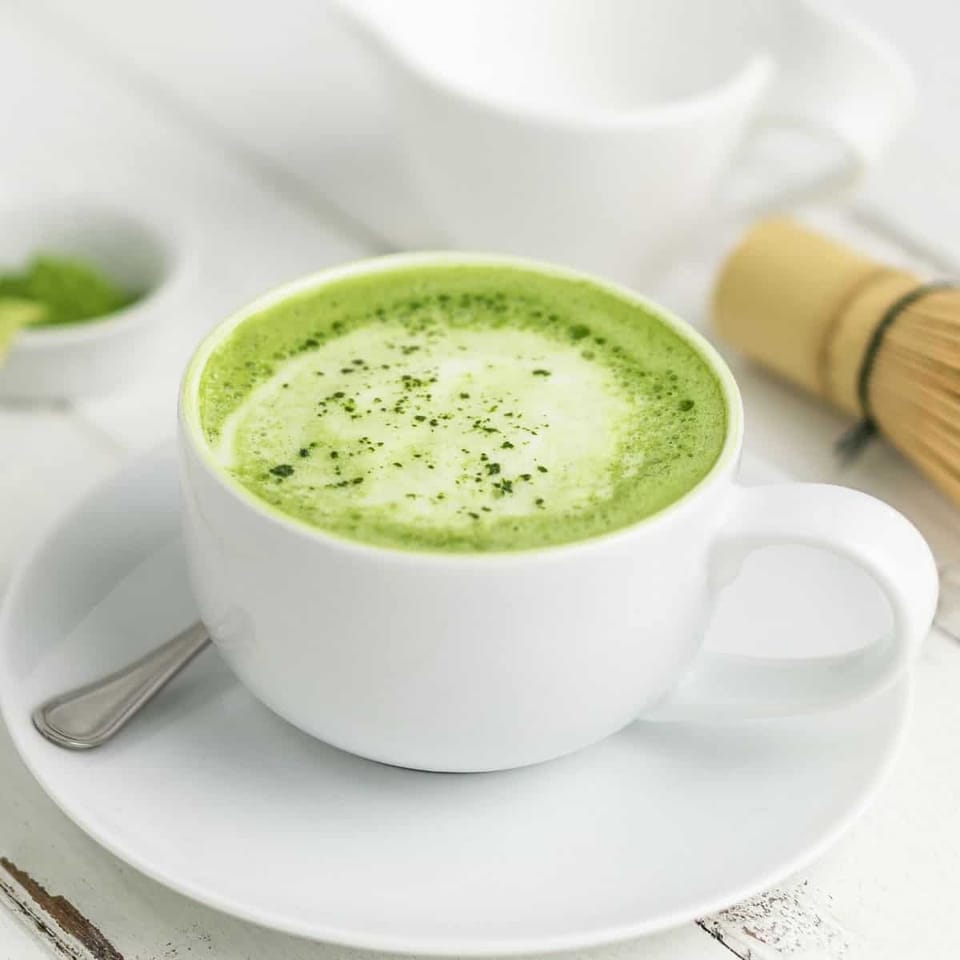 Matcha vs. Coffee: Choosing the Ideal Morning Kick-Starter
